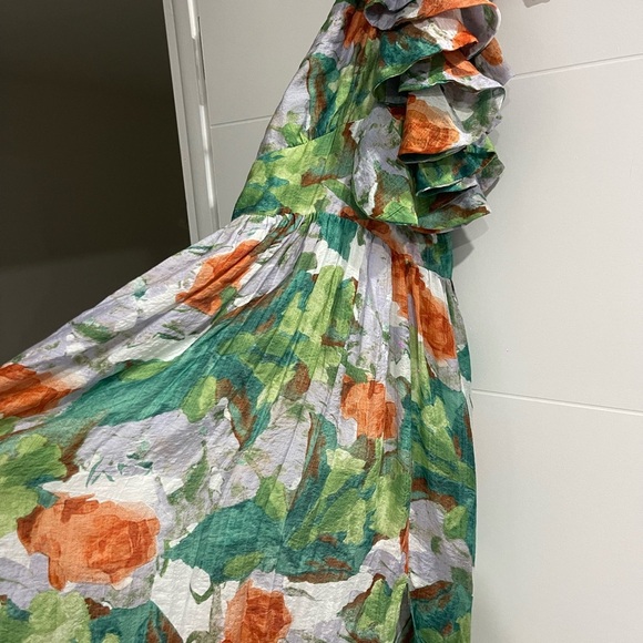 Beautiful Halter dress Size Medium New - Picture 4 of 10